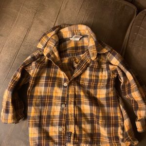 Old navy shirt size 2T